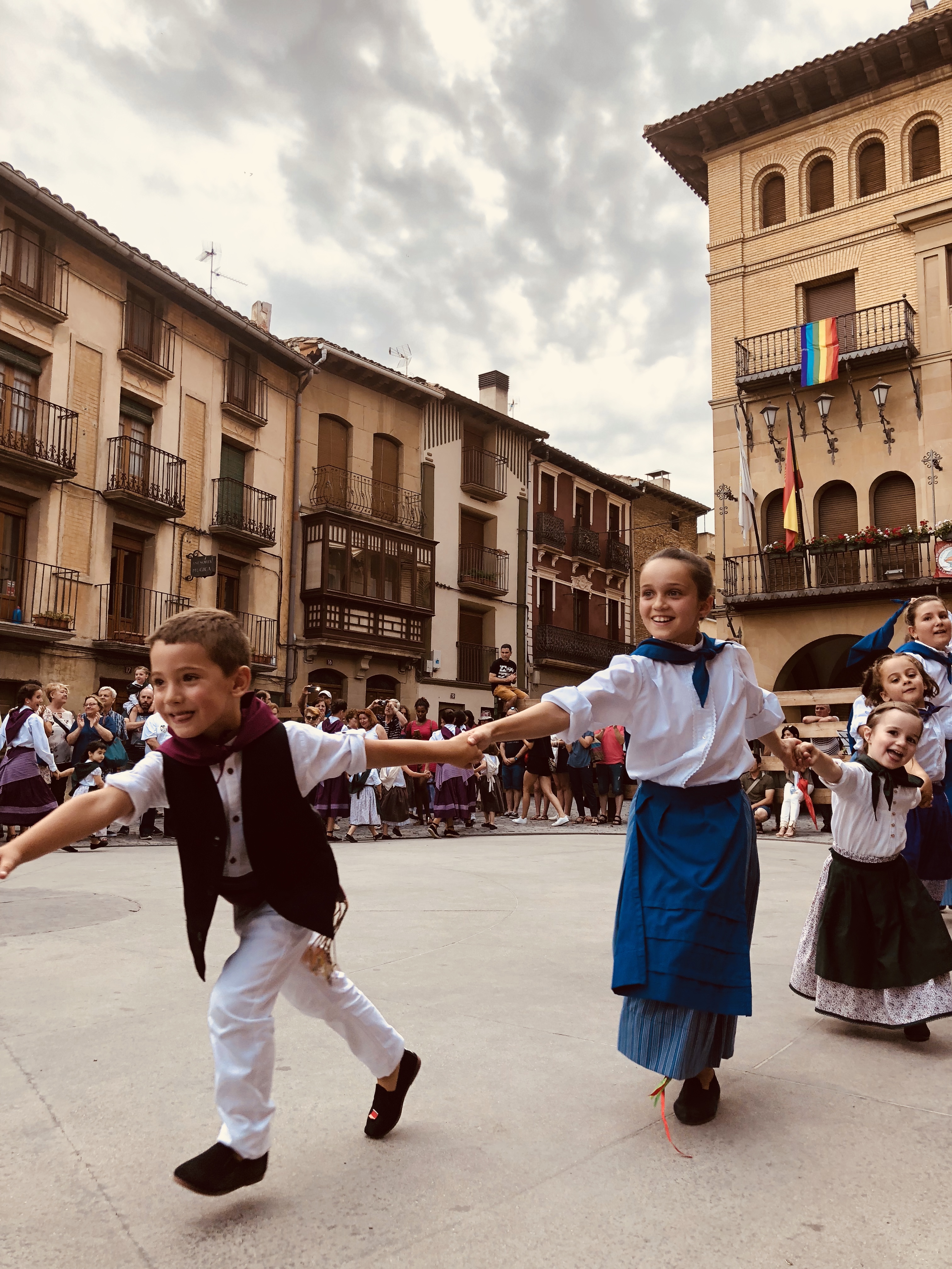 Kids dancing in the plaza